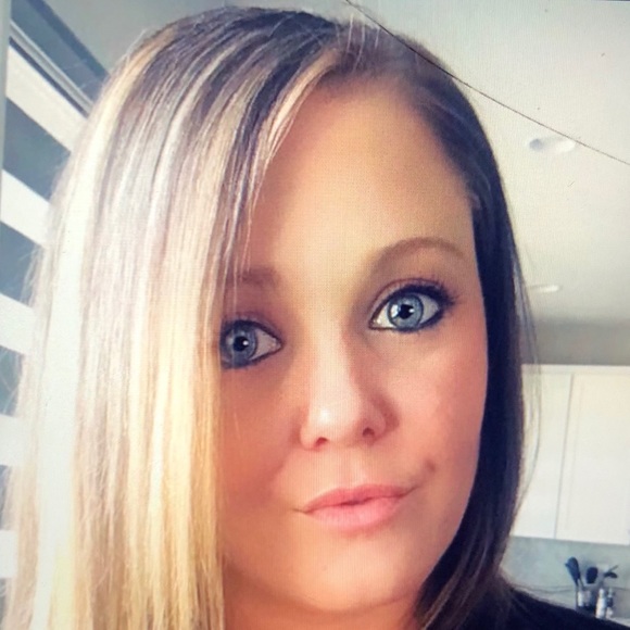 Meet your Posher, Amanda - Picture 1 of 1